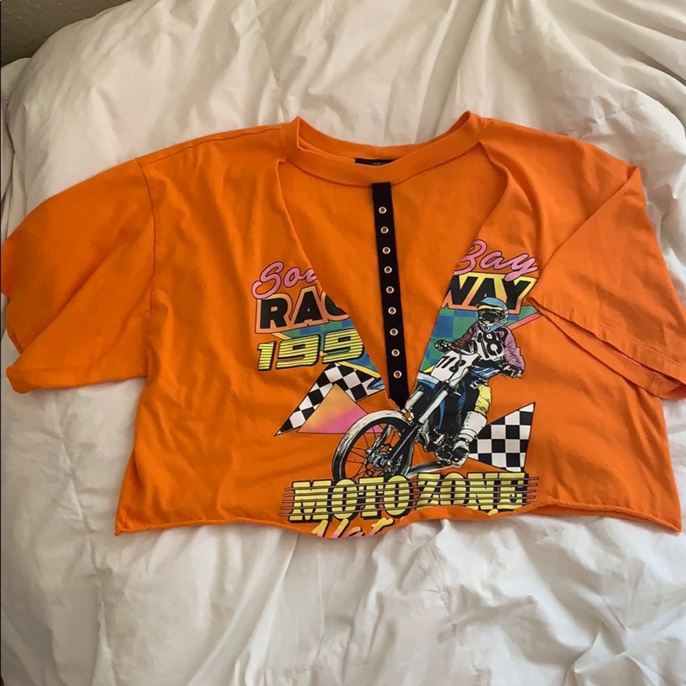 Cropped, cut tshirt